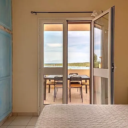 Isa-residence Baia De Bahas Golfo Di Marinella 3*