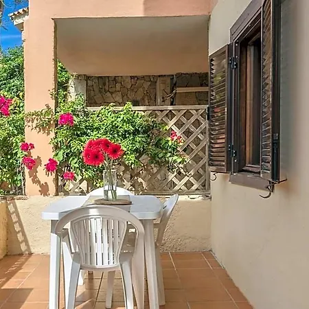 Hotel Isa-residence Baia De Bahas Golfo Di Marinella 3*