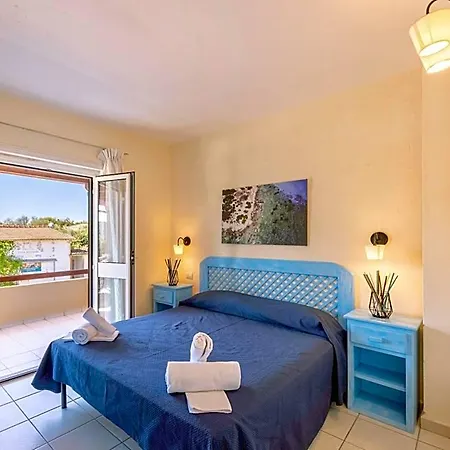 Isa-residence Baia De Bahas Golfo Di Marinella Hotel 3*